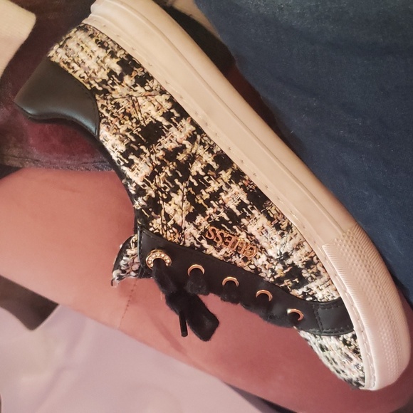 Guess Shoes - Guess Shoes